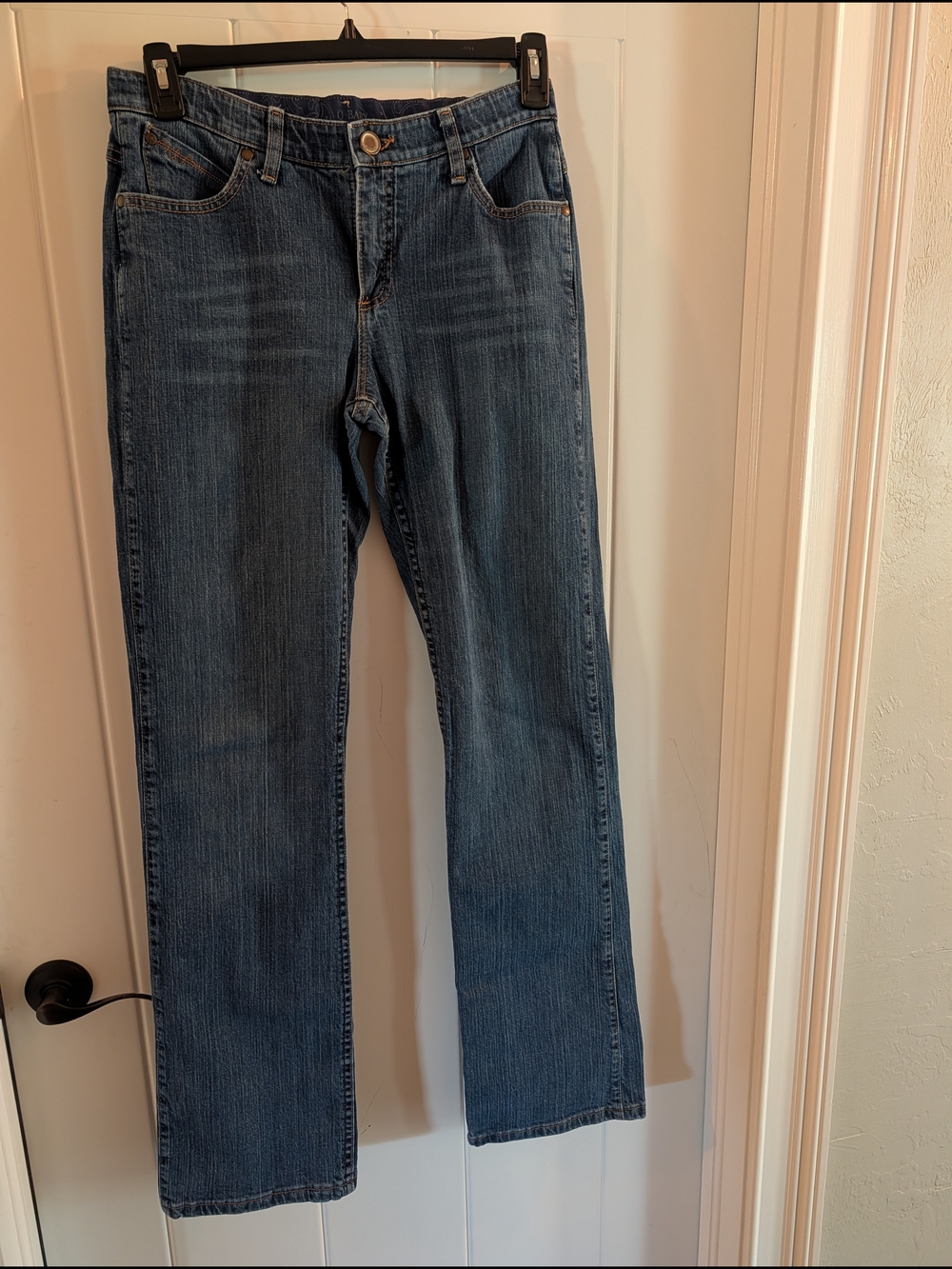 Wrangler No Gap Waist Blue Jeans.